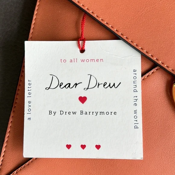 NWT - Drew Barrymore Heart Lock Envelope Clutch - Peach with gold. - Picture 2 of 6